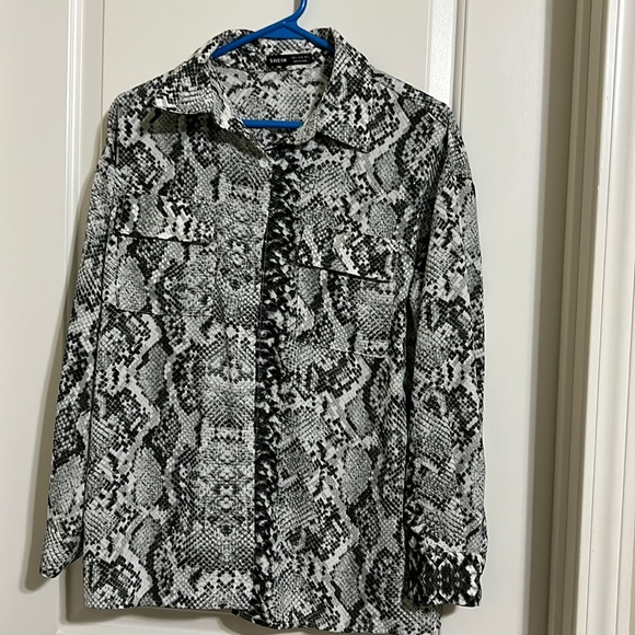 Button down snake print - Picture 1 of 3